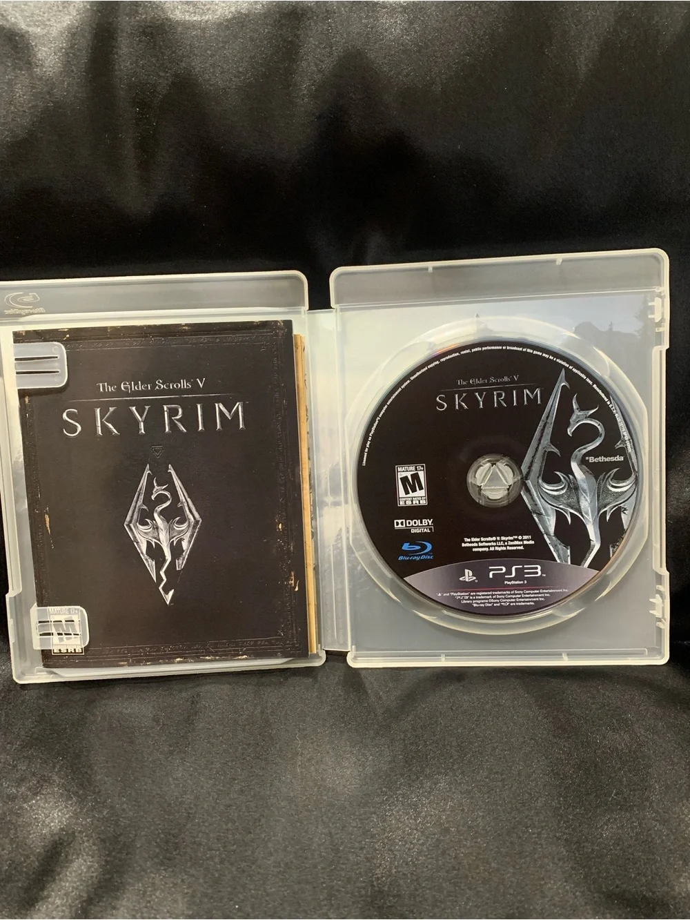 SKY RIM The Elder Scrolls V PS3 Video Game Rated M EUC
